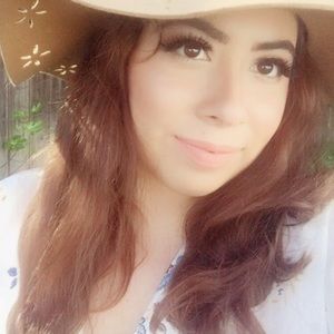 Meet your Posher, Gabriela